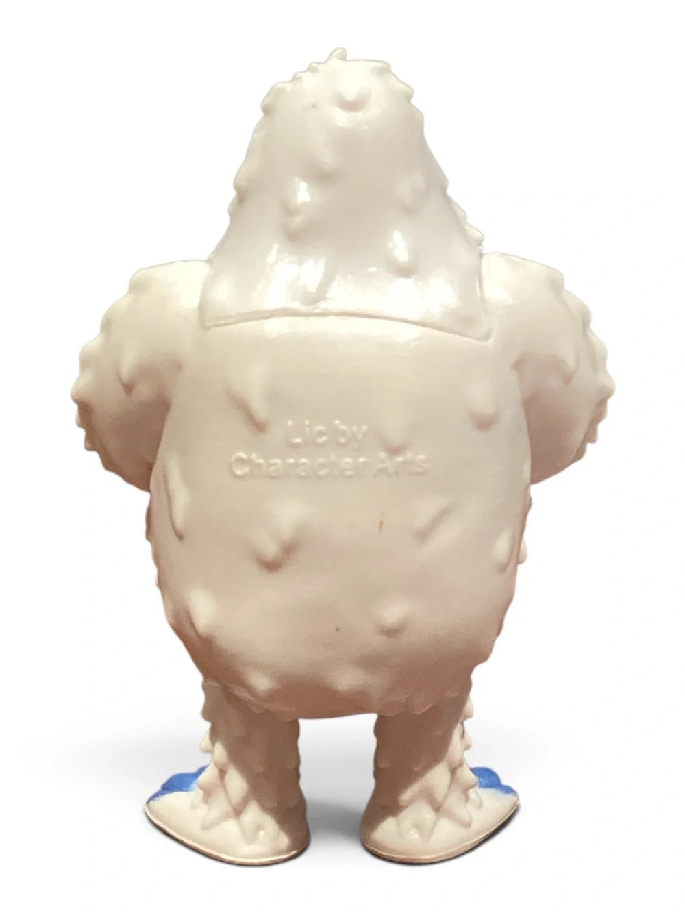 White & Blue Yeti Chew Bird Toy – Durable Pet-Friendly Playmate
